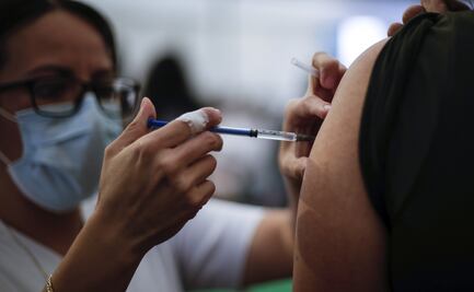 Personal de salud de Bruselas recibirá tercera dosis de vacuna contra Covid-19