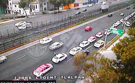 Tras negociación con autoridades, taxistas se retiran del Zócalo 