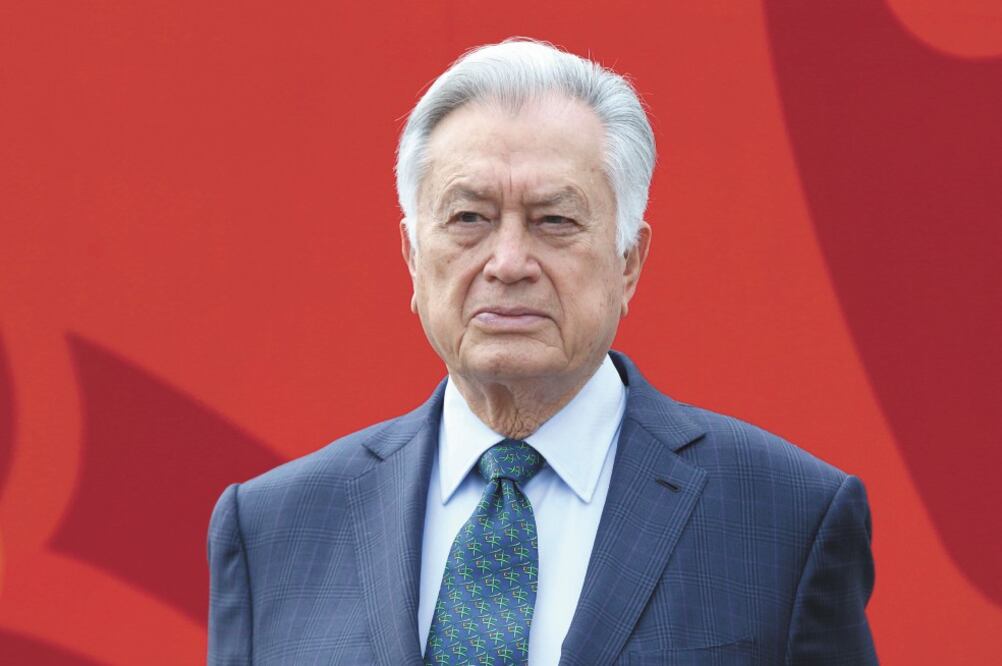 Manuel Bartlett, director de la CFE, dijo que no existe ninguna razón jurídica para “separarme del cargo”. Foto: ARCHIVO EL UNIVERSAL