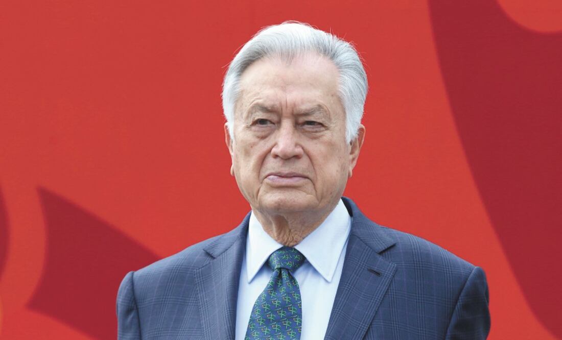 Manuel Bartlett, director de la CFE, dijo que no existe ninguna razón jurídica para “separarme del cargo”. Foto: ARCHIVO EL UNIVERSAL