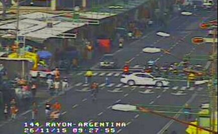 Padres bloquean Eje 1 Norte; piden destitución de directora