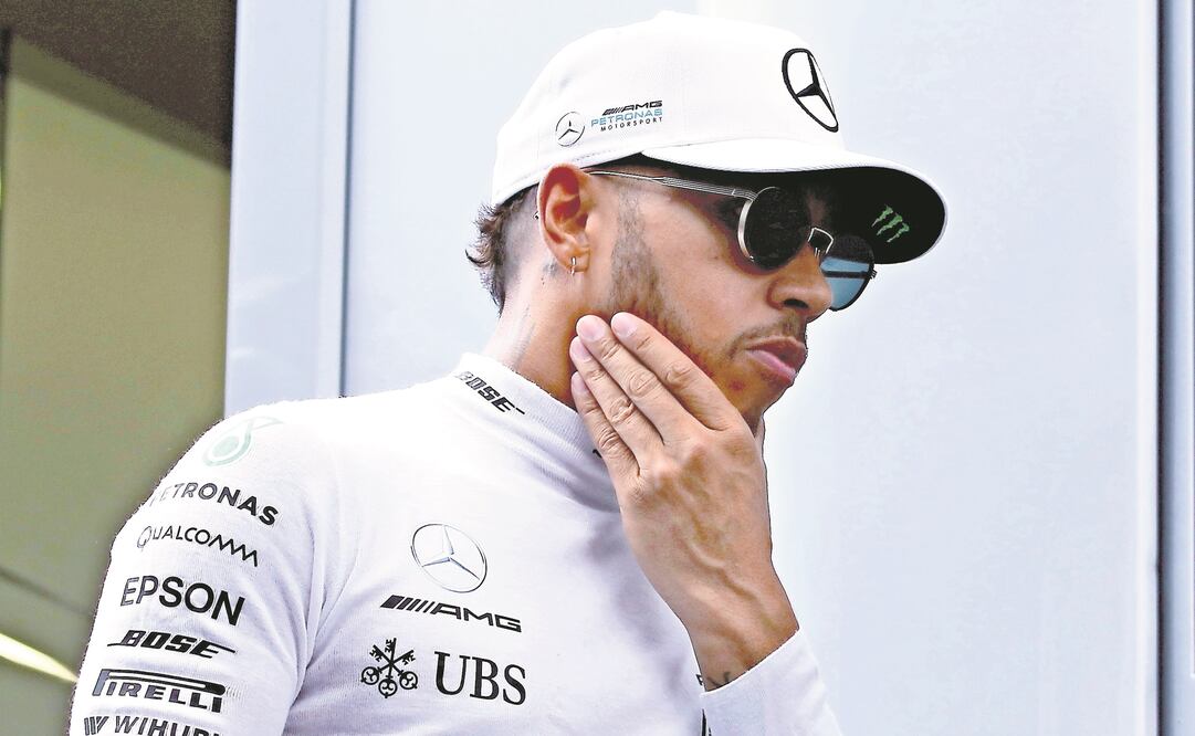 Lewis arrancará cinco puestos atrás en la parrilla de salida. (RONALD ZAK. AP)