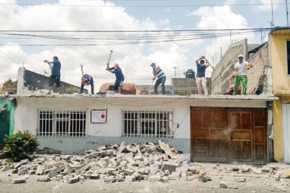 Más de 4 mil viviendas resultaron dañadas por los sismos del 7 y 19 de septiembre pasados en Nezahualcóyotl; muchos de los inmuebles fueron catalogados como pérdida total, indican autoridades municipales. (EMILIO FERNÁNDEZ)
