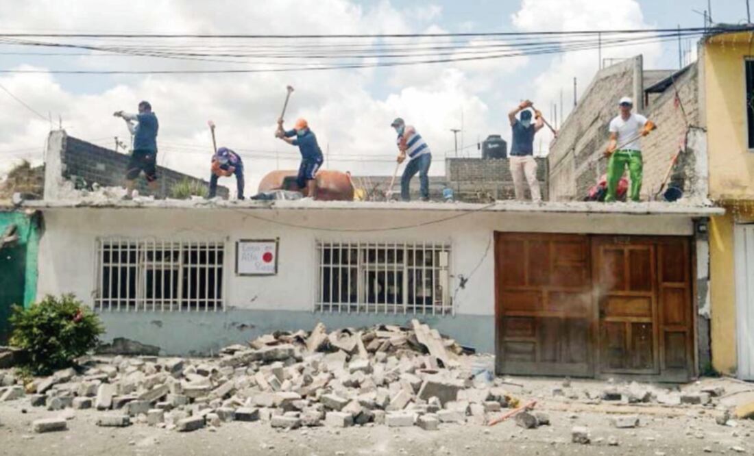 Más de 4 mil viviendas resultaron dañadas por los sismos del 7 y 19 de septiembre pasados en Nezahualcóyotl; muchos de los inmuebles fueron catalogados como pérdida total, indican autoridades municipales. (EMILIO FERNÁNDEZ)