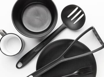 Por qué no usar utensilios negros en la cocina