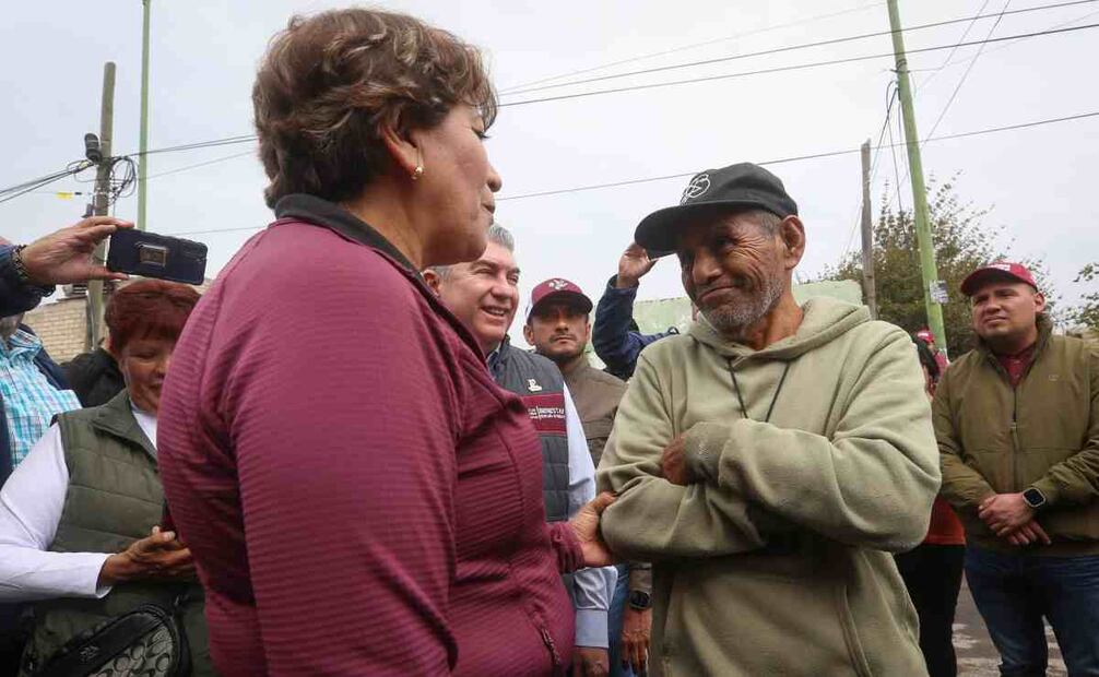 Delfina Gómez, gobernadora del Estado de México, visita la colonia Culturas de México, espacio afectado por las inundaciones, zona que por el momento se encuentra en rehabilitación. Foto: Luis Camacho/EL UNIVERSAL