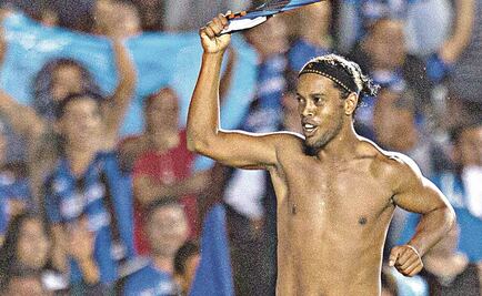 "Dinho" da nuevas alas a sus Gallos 