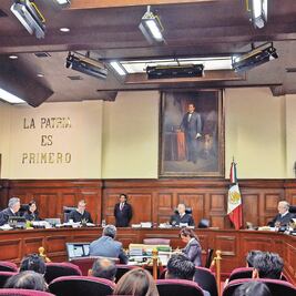 Corte perfila invalidar proyecto de ministro contra ley de salarios máximos