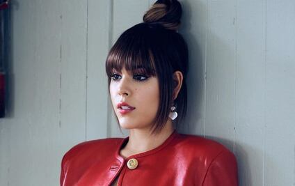 Danna Paola deslumbra en Instagram con leotardo y plumas