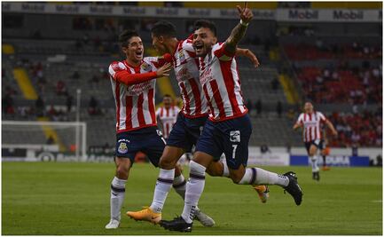 Jugador de Chivas denuncia robo