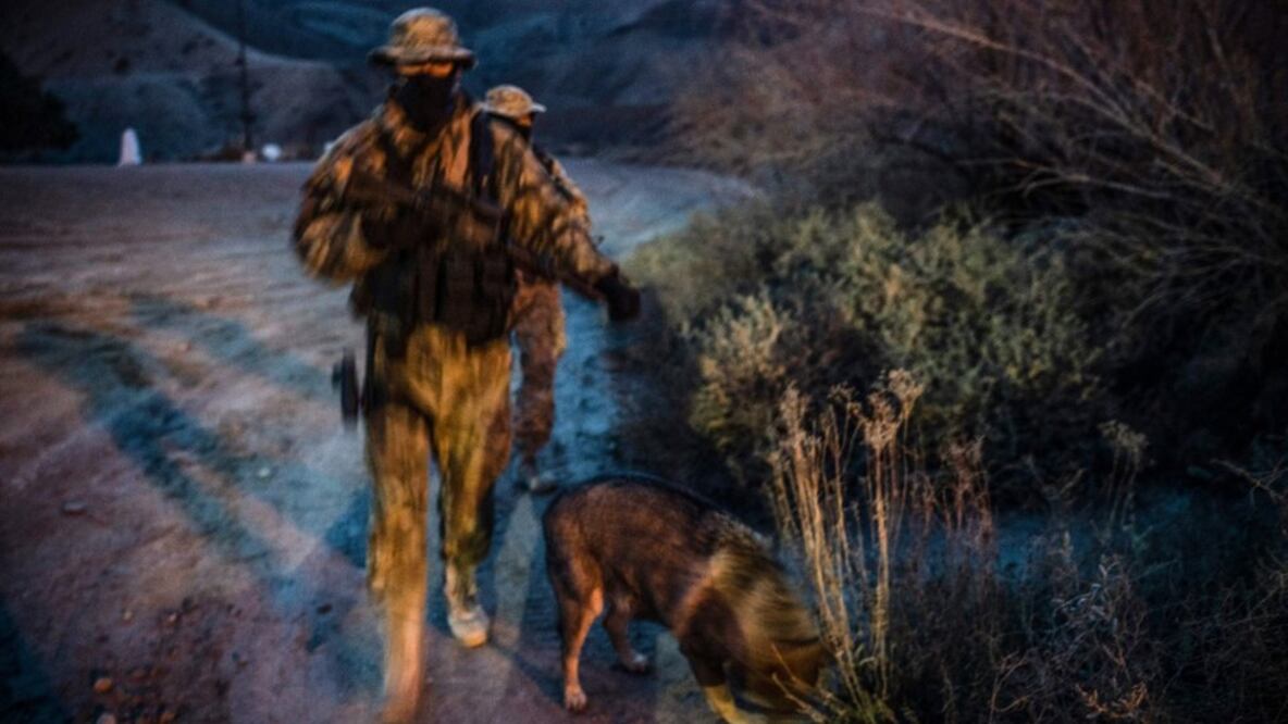 El grupo de los Patriotas Constitucionales Unidos se vio involucrado en una polémica detención de migrantes la semana pasada en Sunland, Nuevo México. / Getty Images