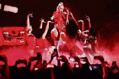 Aplauden a Iggy, abuchean a Rubí 