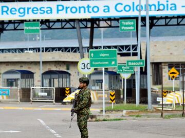 Venezuela cierra la frontera terrestre con Colombia previo a investidura presidencial; suspende los vuelos por 72 horas
