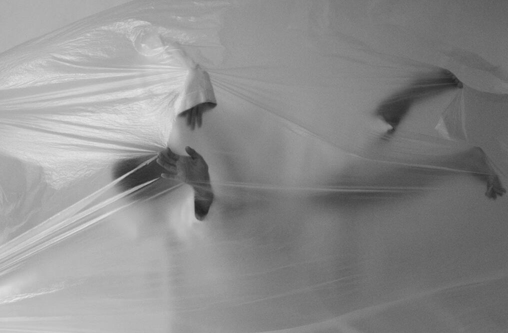 Puesta en escena "Errantes-Viaje a la memoria", conjunta elementos dancísticos y teatrales.
Foto: Ricardo Ramírez Arriola, cortesía