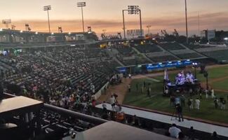 Miss Universo 2025: Cientos de tabasqueños acuden al estadio de Villahermosa para apoyar a Fátima Bosch