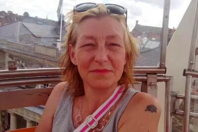 Veneno en un perfume; investigan el vínculo entre la muerte de una británica y un complot ordenado por Putin