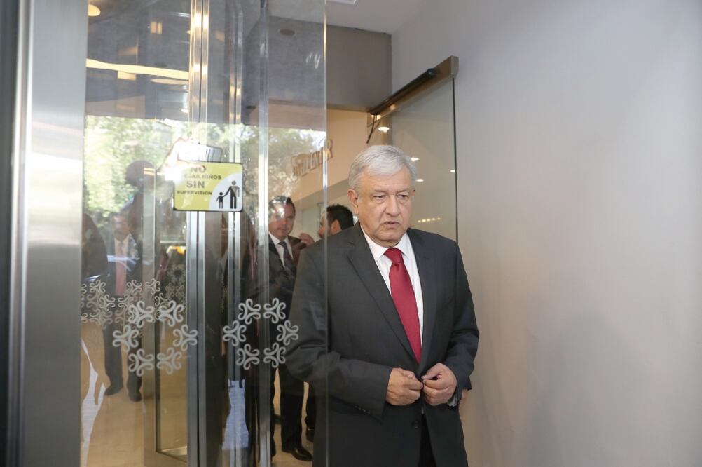 Andrés Manuel López Obrador exigió detener la entrega de contratos para la nueva terminal aérea y advirtió que no es cómplice de actos de corrupción (BERENICE FREGOSO. EL UNIVERSAL)