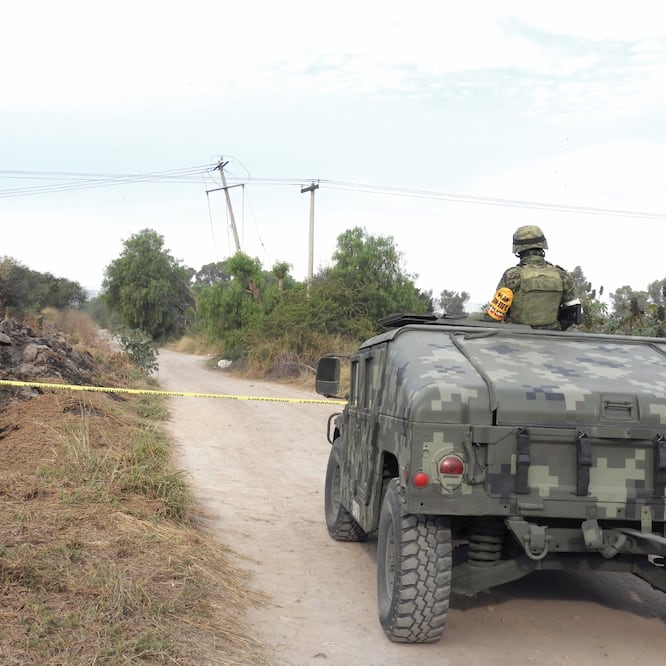 Los efectivos de las Fuerzas Armadas realizarán actividades de vigilancia en las periferia de las instalaciones de Pemex. Foto: ARCHIVO EL UNIVERSAL