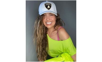 Thalía presume su cintura de avispa "sin costillas"