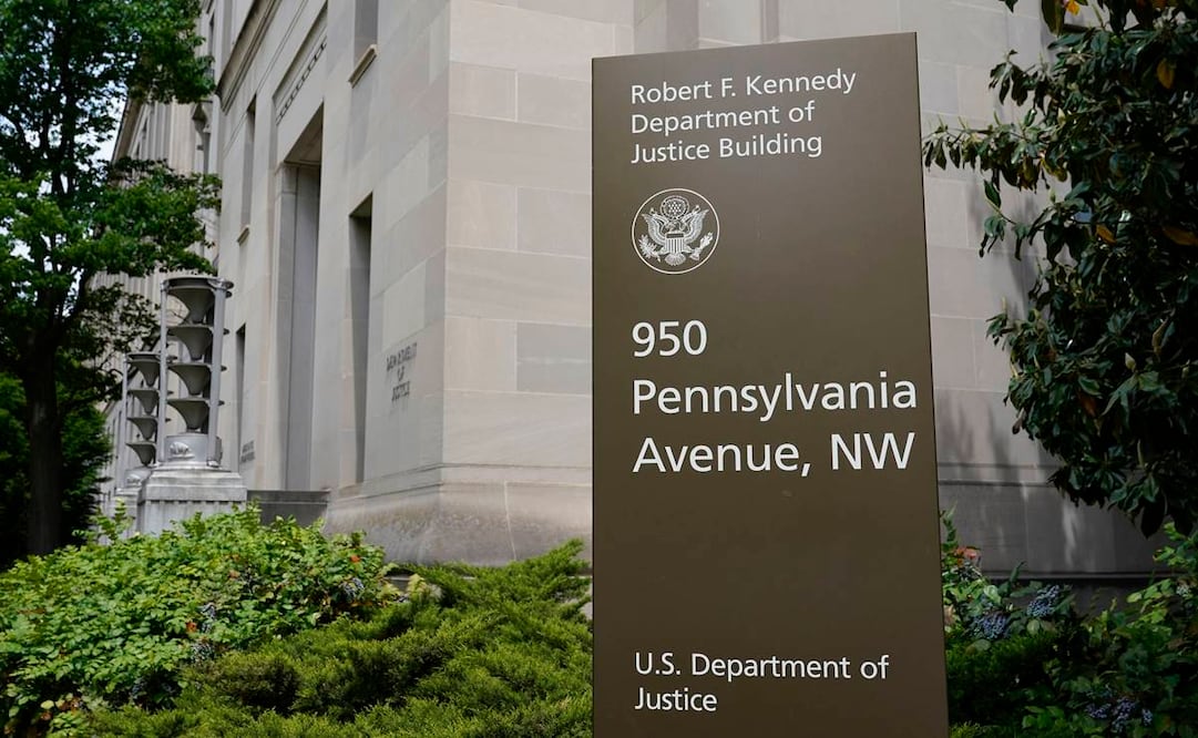 El Departamento de Justicia dijo que 27 oficinas de fiscales federales tuvieron al menos la cuenta de correo electrónico de un empleado comprometida durante la campaña de ciberpiratería. Foto: AFP