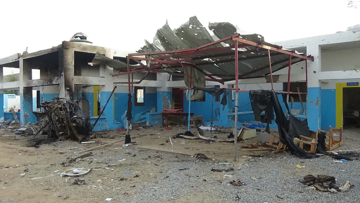 Hospital en la localidad de Abs, en Yemen que fue bombardeado el pasado 16 de agosto (Foto: AP)