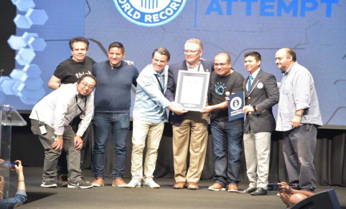775 participantes certificados por Record Guinness aprendieron cómo programar con IBM Watson