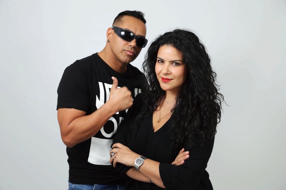 Litzy y Gerardo, integrantes del grupo Caló (JUAN CARLOS REYES. EL UNIVERSAL)