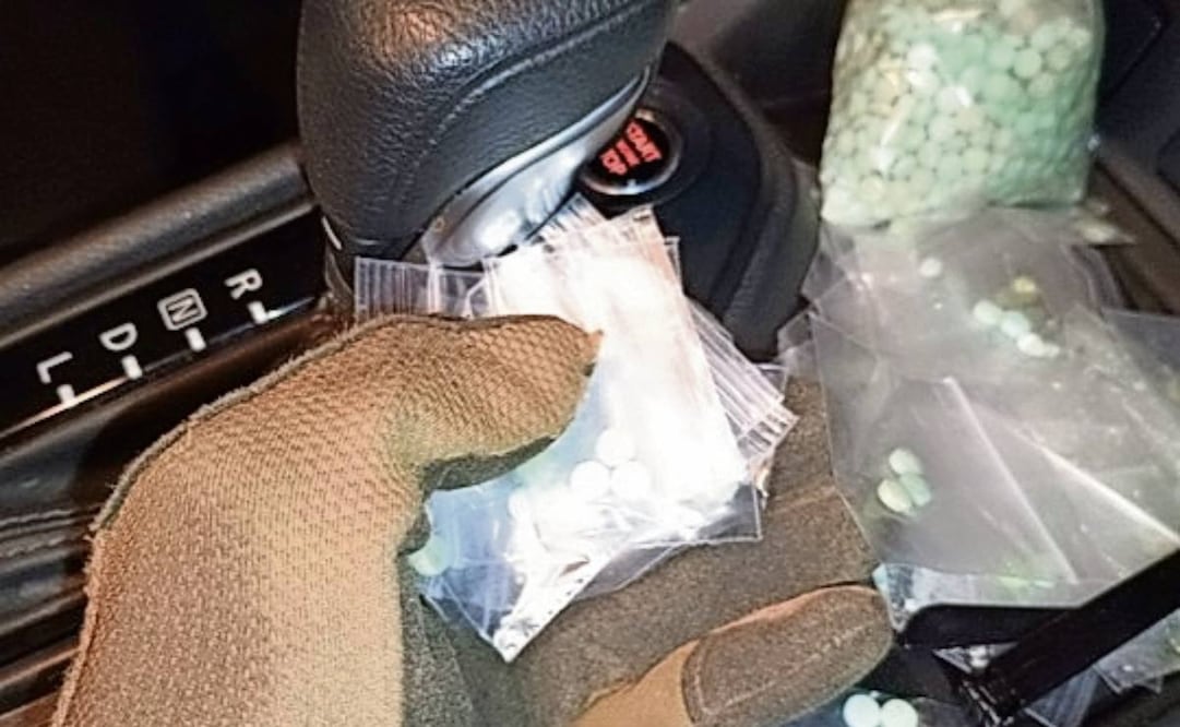 Policías decomisaron mil 415 tabletas de fentanilo y 50.2 gramos de cocaína. Foto: Especial