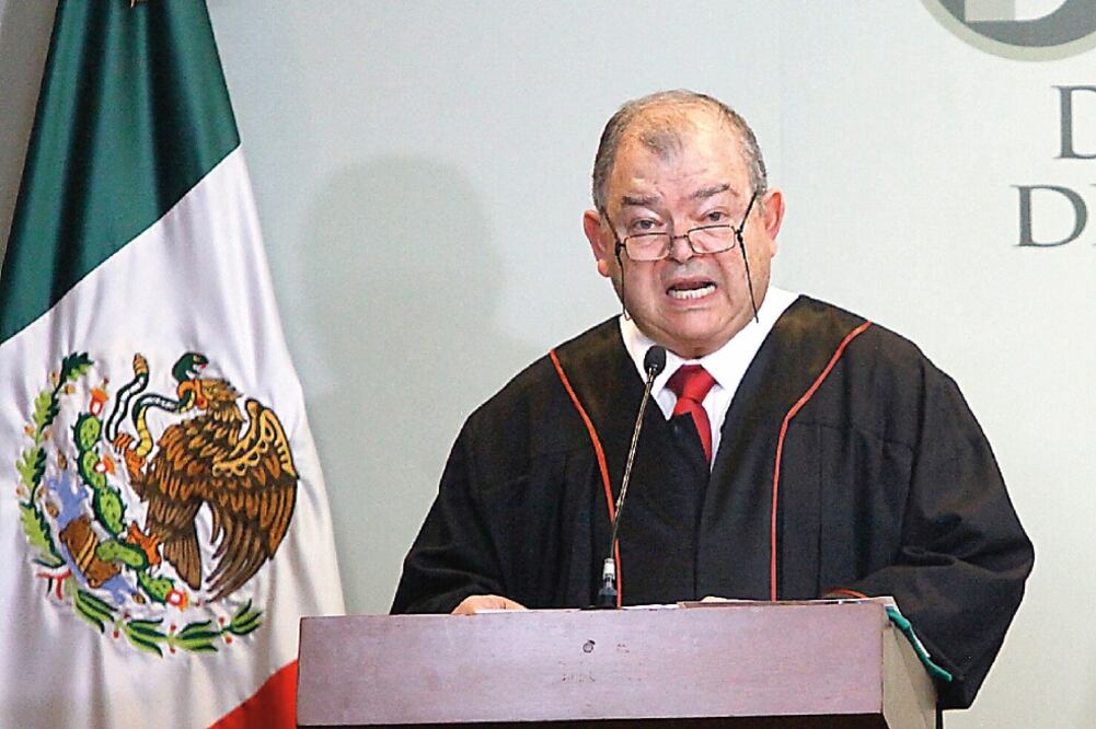 El magistrado presidente del Tribunal Superior de Justicia, Edgar Elías Aza r, destacó que para realizar este cambio se requirieron 100 nuevos jueces (ARCHIVO EL UNIVERSAL)