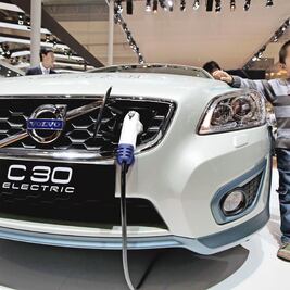 Álamo comenzará a rentar autos eléctricos