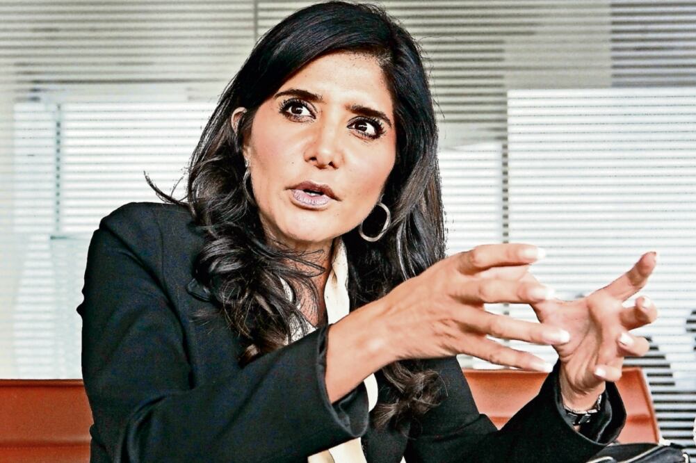 Explicación. Alejandra Barrales argumentó que la propiedad en Miami por 14 mdp fue obtenida a través de un crédito bancario. (ARCHIVO EL UNIVERSAL)