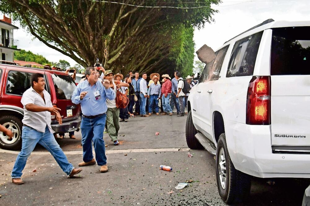 Un grupo de personas atacó a los panista en Xalapa, el miércoles 29 junio (ARCHIVO EL UNIVERSAL)