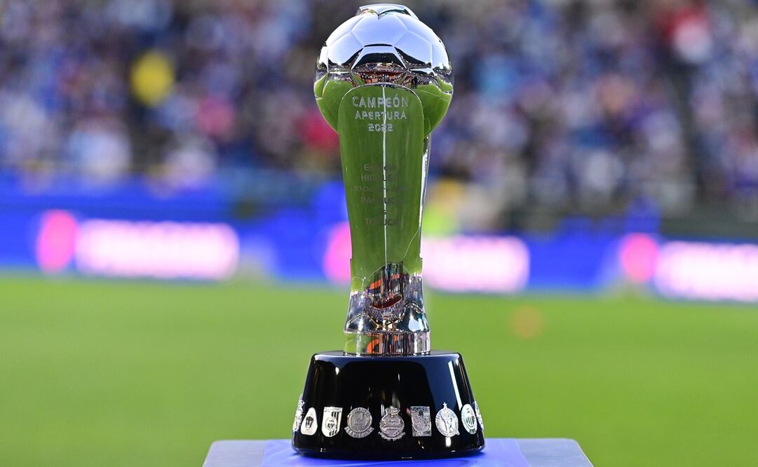 El trofeo de la Liga MX en el estadio Hidalgo / Foto: Imago7