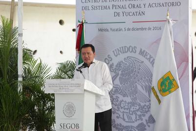 No se bajará la guardia a seguridad por recortes: Osorio Chong