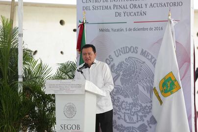 No se bajará la guardia a seguridad por recortes: Osorio Chong