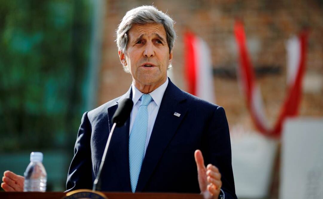 El secretario de Estado, John Kerry, encabeza la delegación de Estados Unidos en la negociaciones con su contraparte el ministro de Relaciones Exteriores de Irán, Java Zarif Foto: AP