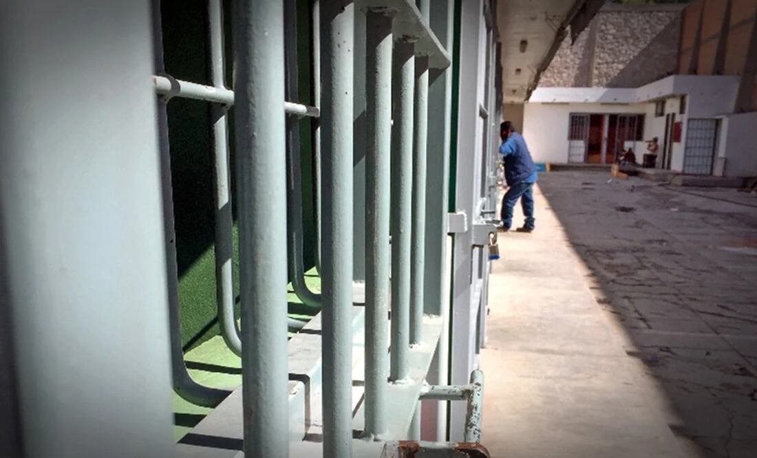 Adrián Mata fue acusado por una mujer quien también laboró en la misma área de la PGR. Foto: Archivo EL UNIVERSAL