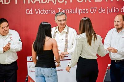 Entregan becas y útiles escolares a hijos de policías