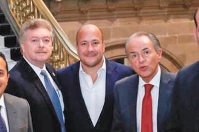 ¿Público fifí evitó abucheos a góber de Jalisco?