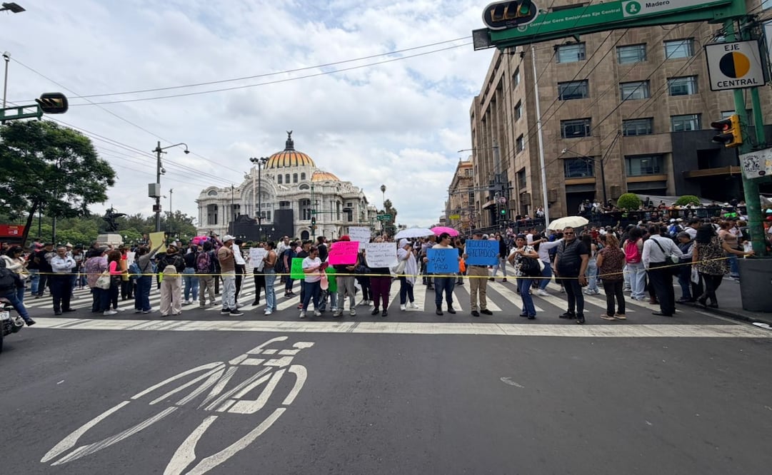 Comerciantes del Centro Histórico cierran Eje Central y Juárez. Foto: Arturo Ordaz / EL UNIVERSAL