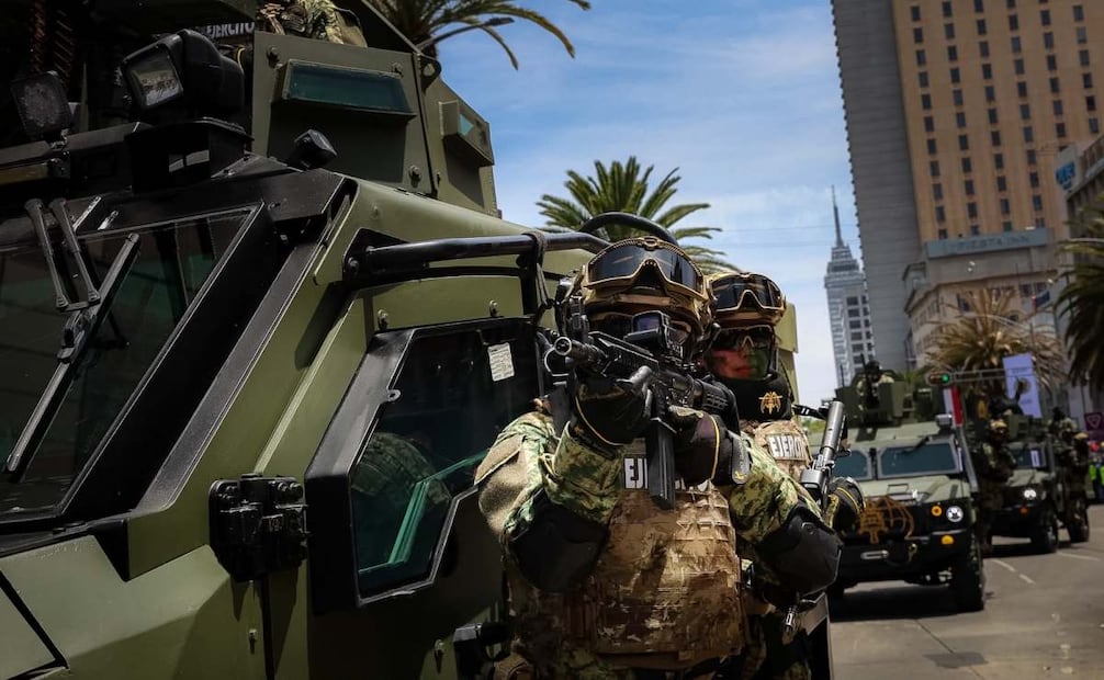 Elementos del Ejército mexicano con equipo y vehículos tácticos durante el desfile cívico militar por el 216 aniversario de la Independencia de México, el 16 de septiembre de 2026. Foto: Osmar Alvarado / EL UNIVERSAL
