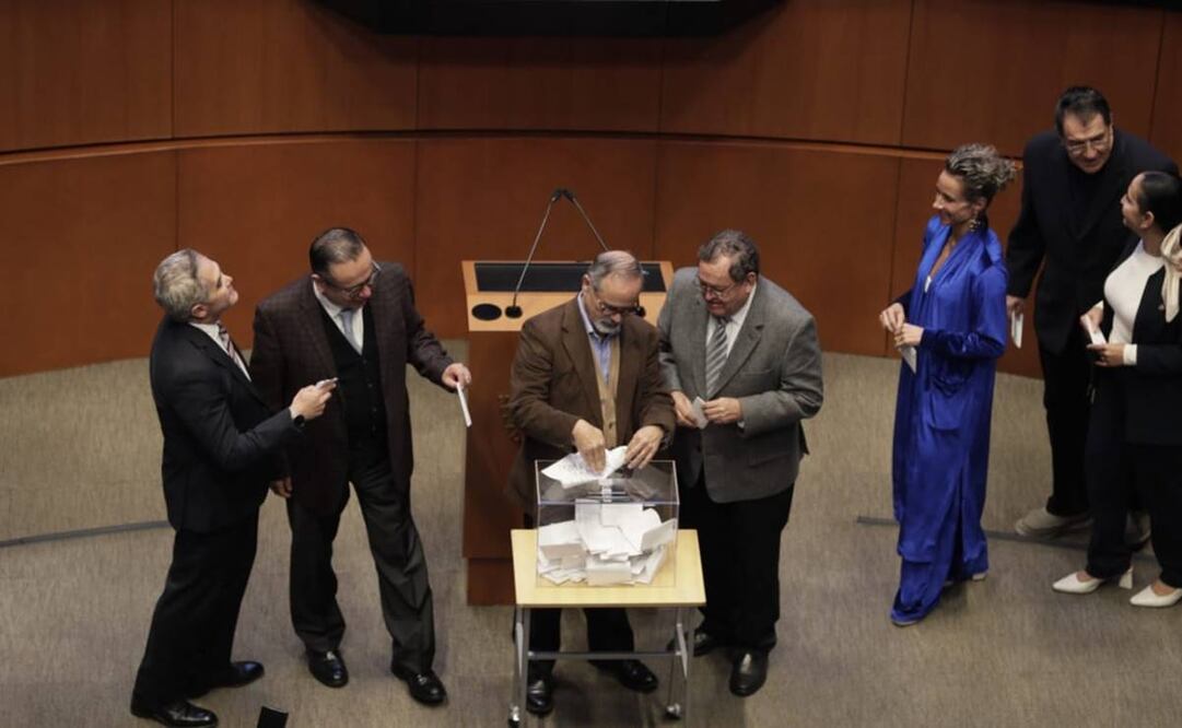 En la primera ronda de votación, ninguna de las candidatas propuestas por AMLO alcanzó la mayoría calificada para ocupar el cargo / Foto: Gabriel Pano. EL UNIVERSAL