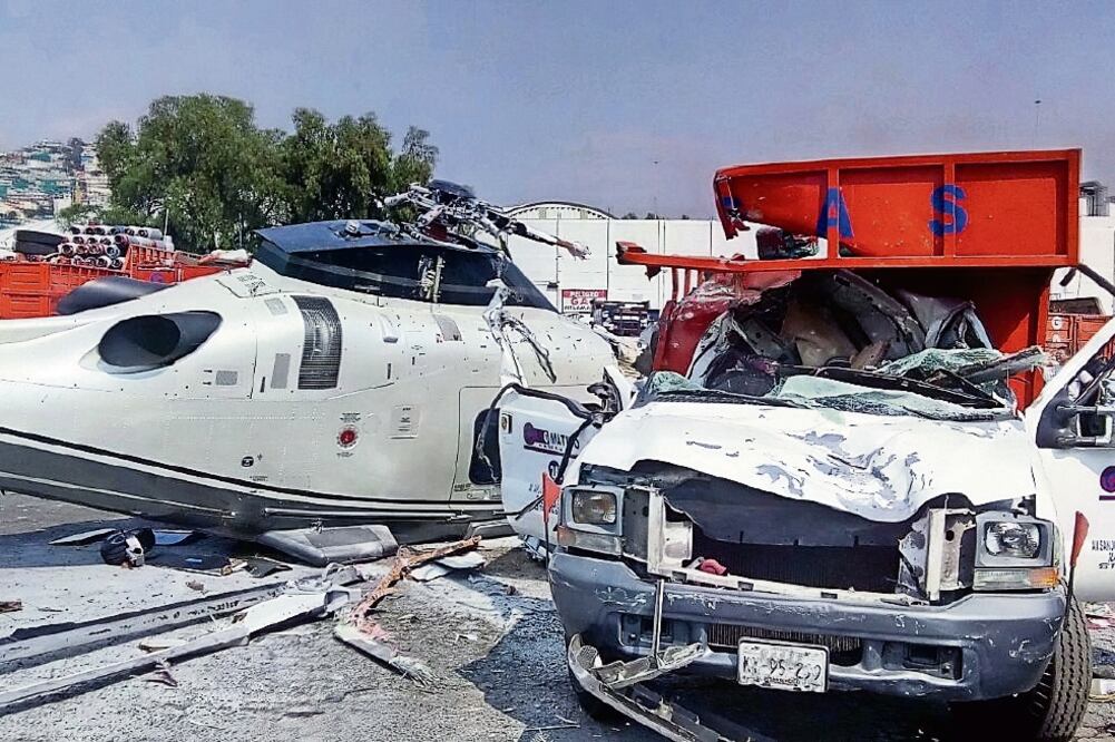 El accidente ocurrió aproximadamente a las 13:30 horas de ayer en el patio de la empresa en donde había varios camiones distribuidores de gas y pipas (ESPECIAL)
