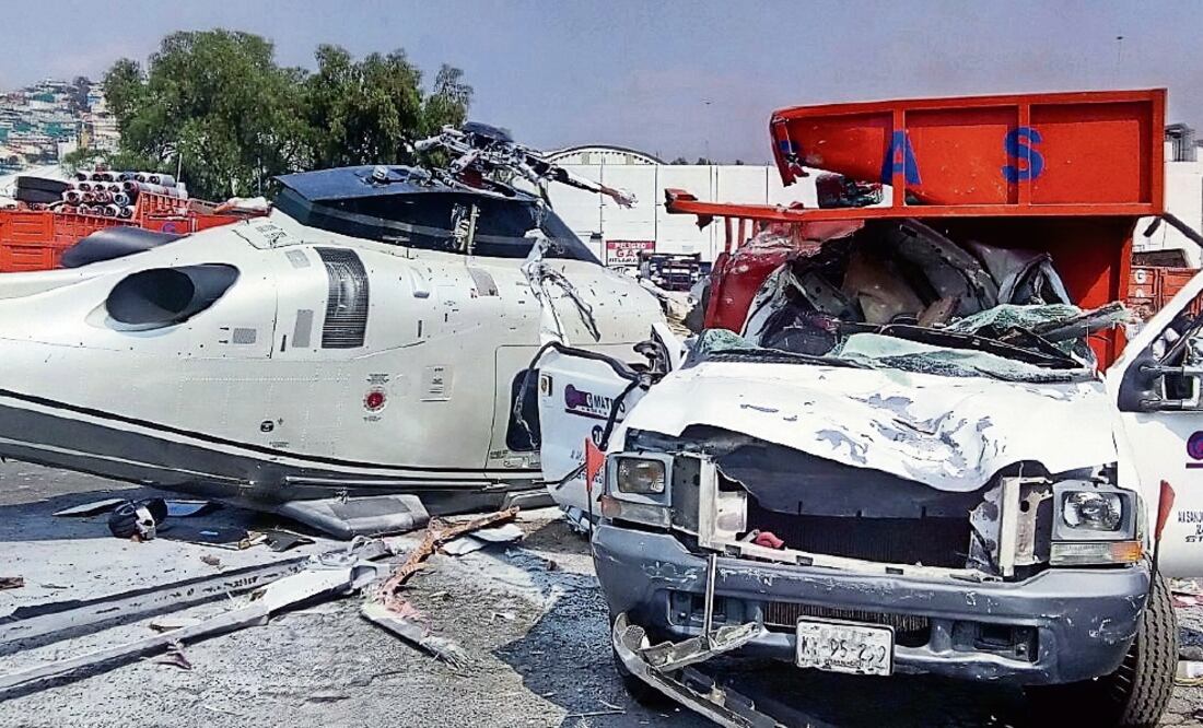 El accidente ocurrió aproximadamente a las 13:30 horas de ayer en el patio de la empresa en donde había varios camiones distribuidores de gas y pipas (ESPECIAL)