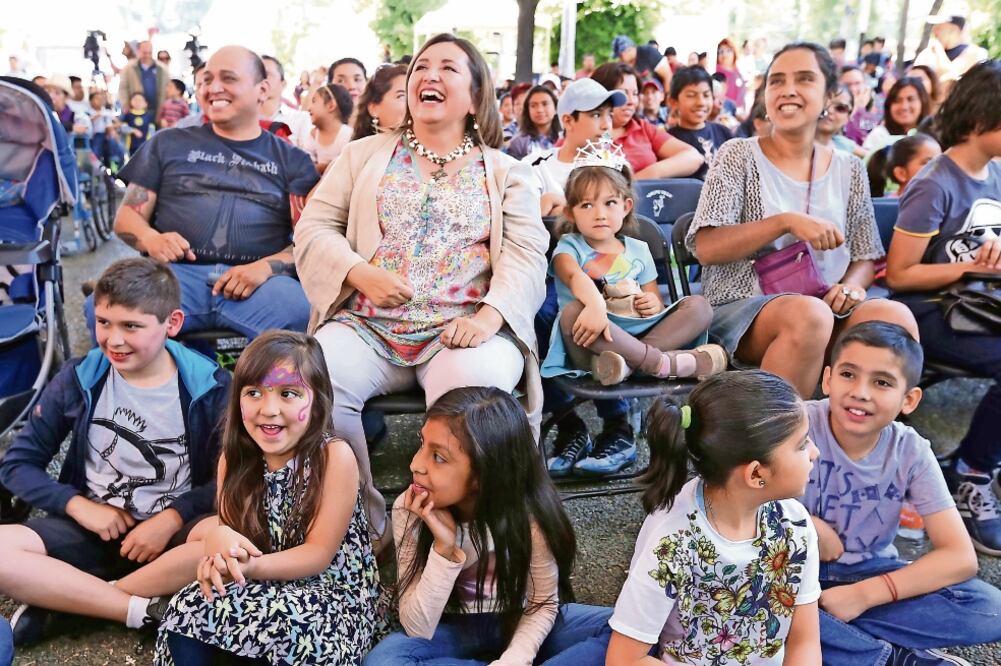 La delegada Xóchitl Gálvez acudió a cada uno de los puntos en que se realizaron las festividades (BERENICE FREGOSO. EL UNIVERSAL)