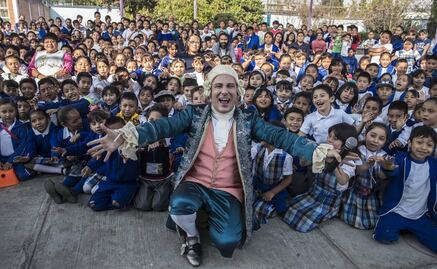 “Mozart” teaches music to kids in Mexico