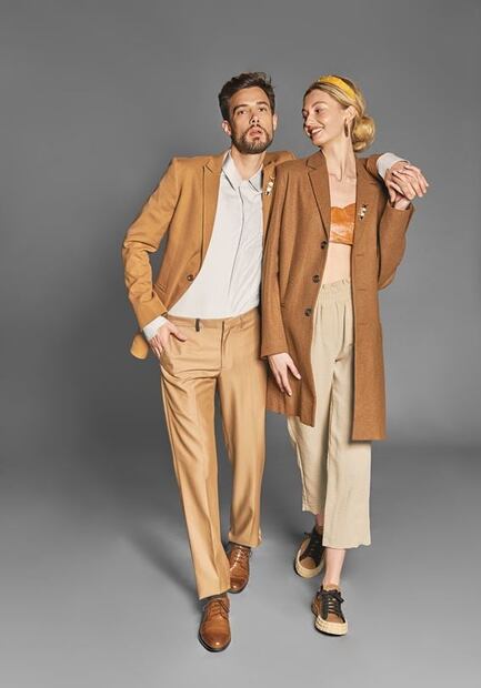 Outfits coordinados para festejar el amor en pareja