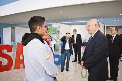 “Jóvenes sacarán adelante al país”
