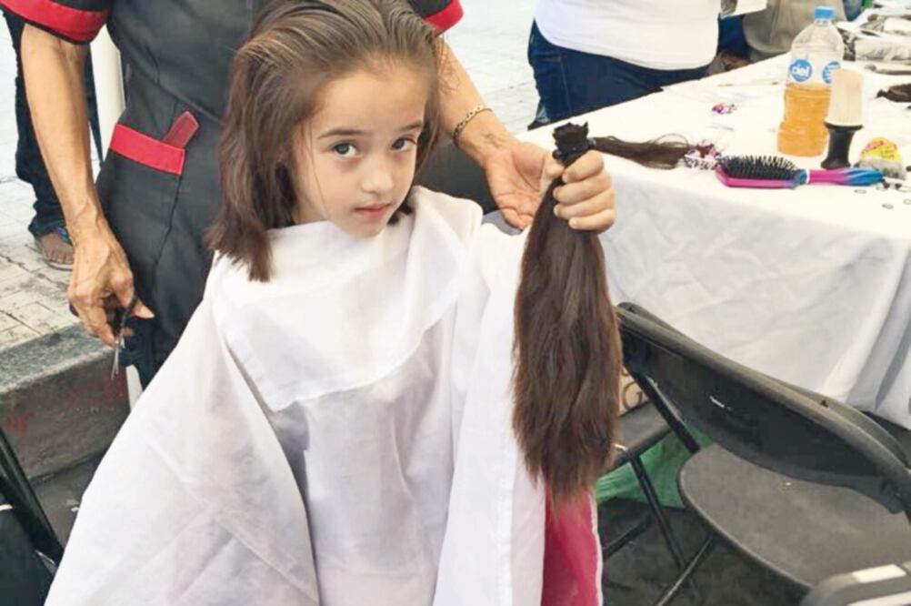Blanca donó su cabello para pelucas que usarán personas que padecen cáncer 