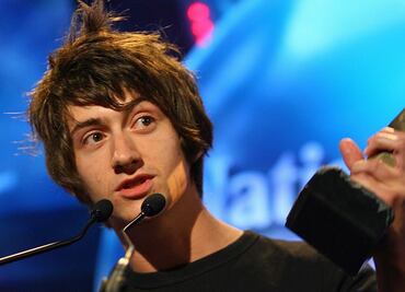 Alex Turner, de Arctic Monkeys, se hace viral por supuesto acoso